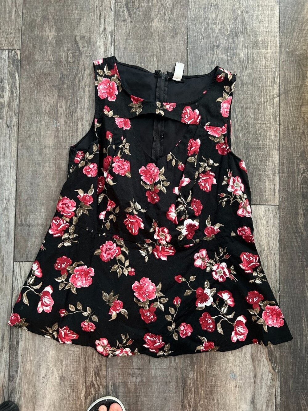 Torrid Vintage Floral Top Size Large 42 Bust
